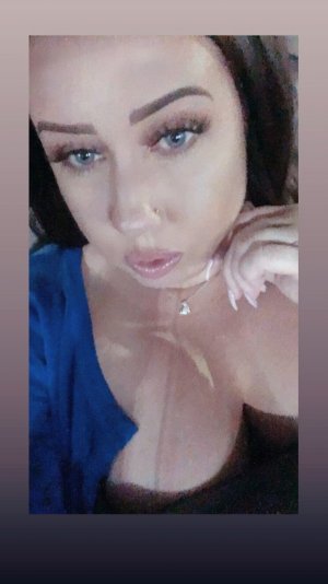 Simane call girl in West Lafayette Indiana & happy ending massage