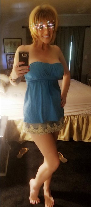 Jovana escorts in Revere and massage parlor