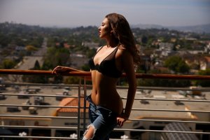 Leanne escort girls in Lincoln California & erotic massage